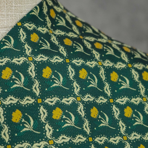 上品 刺繍生地 緑です花柄 ジャカード織りの生地 ☆生地幅約160cm×長さ