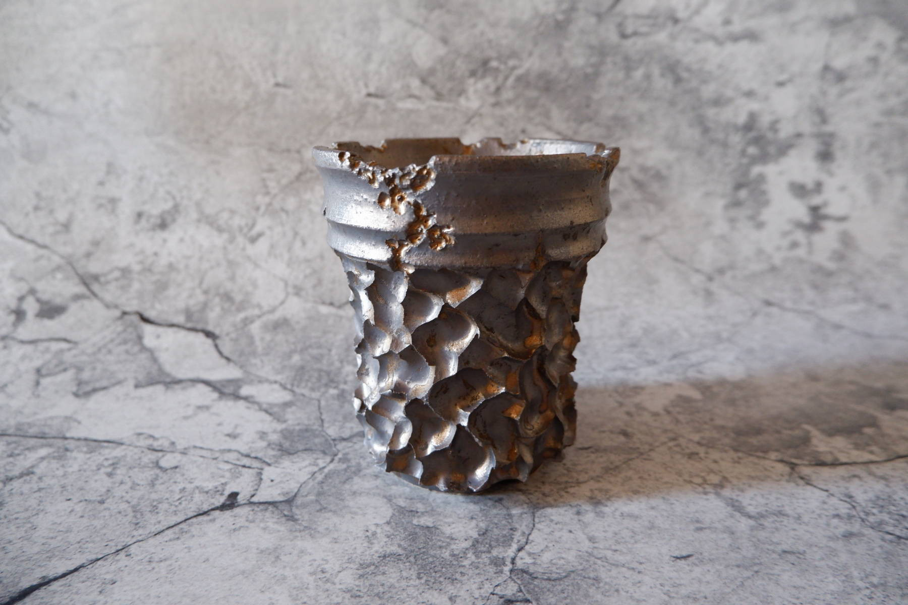 4号燻し金彩鉢184　塊根植物　多肉植物　盆栽　植木鉢　作家鉢　鉢皿　沖縄