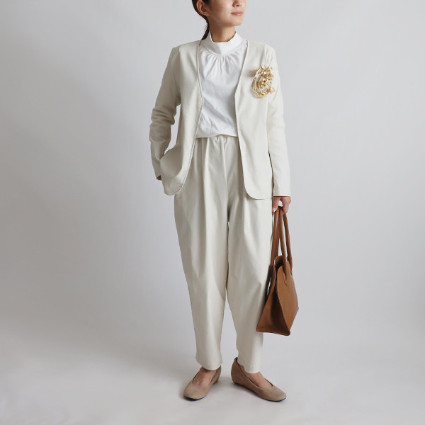 ⁑斜横ぐーんと伸びる伸縮ストレッチ生地　上下セットアップ　ジャケット　 テーパード パンツ９０cm　フォーマルF65