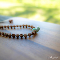 【受注制作 三種の神器・勾玉！成功と繁栄のお守り！高品質！ミャンマー産翡翠】4WAY ルドラクシャハーフマーラー 7枚目の画像