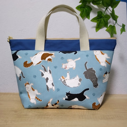 洗える！保温保冷バッグ へそ天猫ライトブルー 1枚目の画像