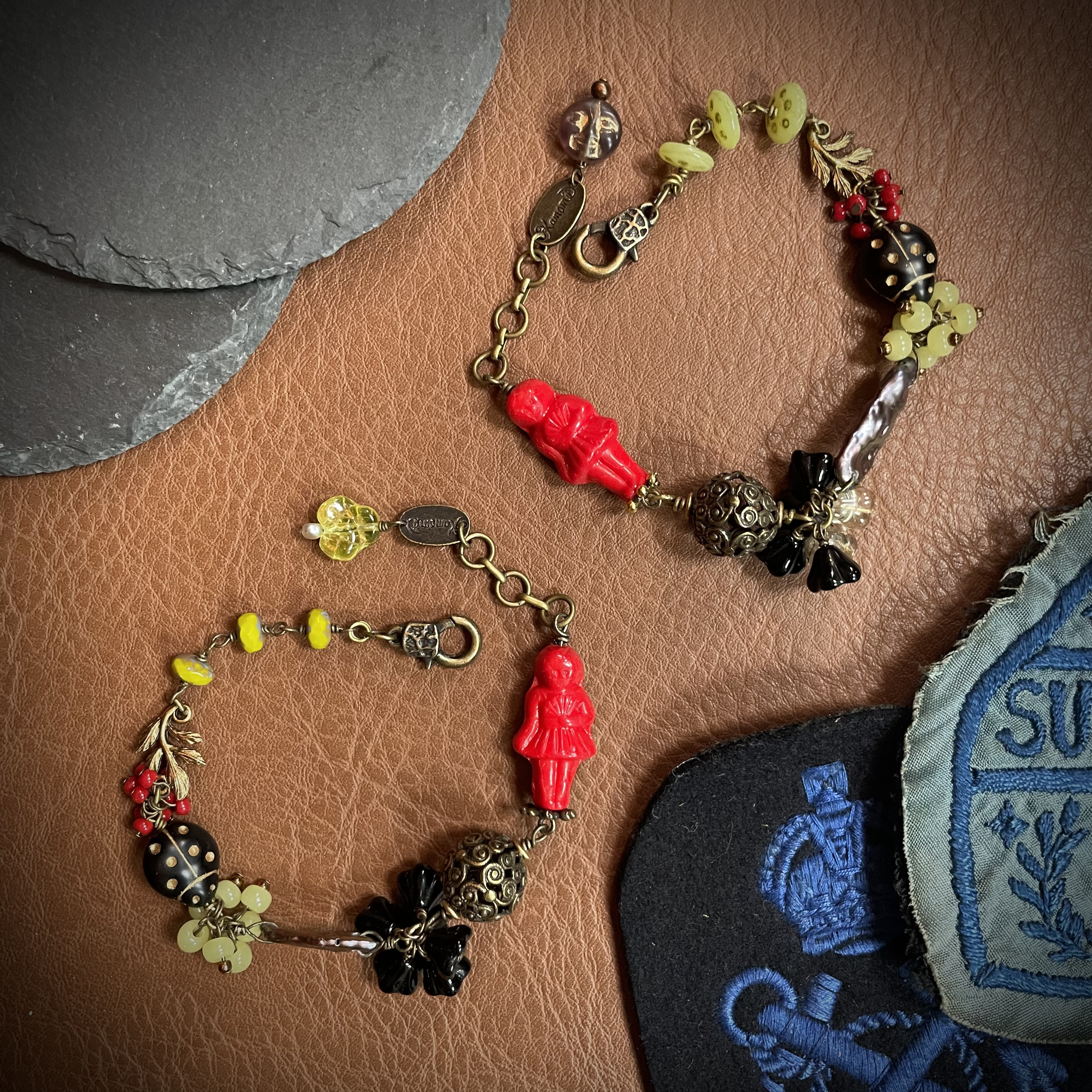 ブレスレット【赤い女の子のブレスレット】