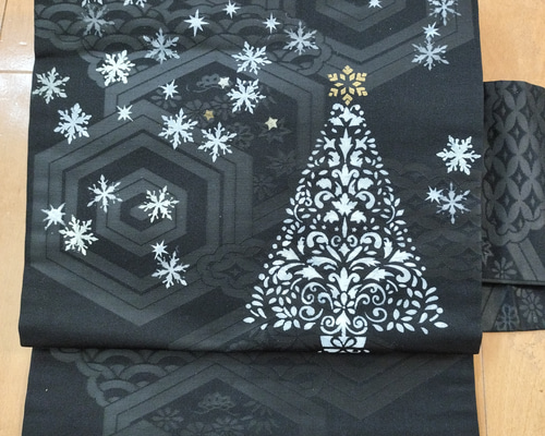 名古屋帯 正絹 クリスマスツリーと雪の結晶の模様 和装小物（帯