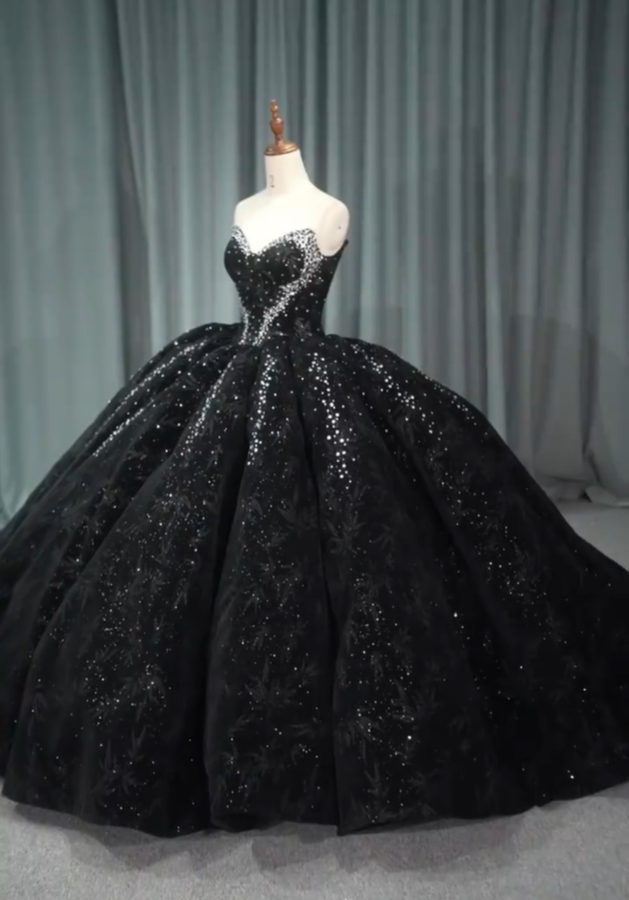 限定x輝きな光彩を放つ！ブラック　プリンセスライン　目立つ　かっこいいドレス　買わないと損　ビスチェプリンセス　オリジナ