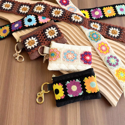 グラニースクエアお花モチーフ/ふんわりキルト/キーホルダー付き