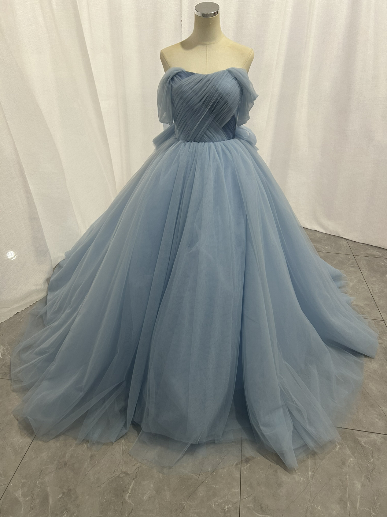 カラードレス ブルーグレー オフショルダー ソフトチュール ふっくら柔らかなバックリボン 披露宴