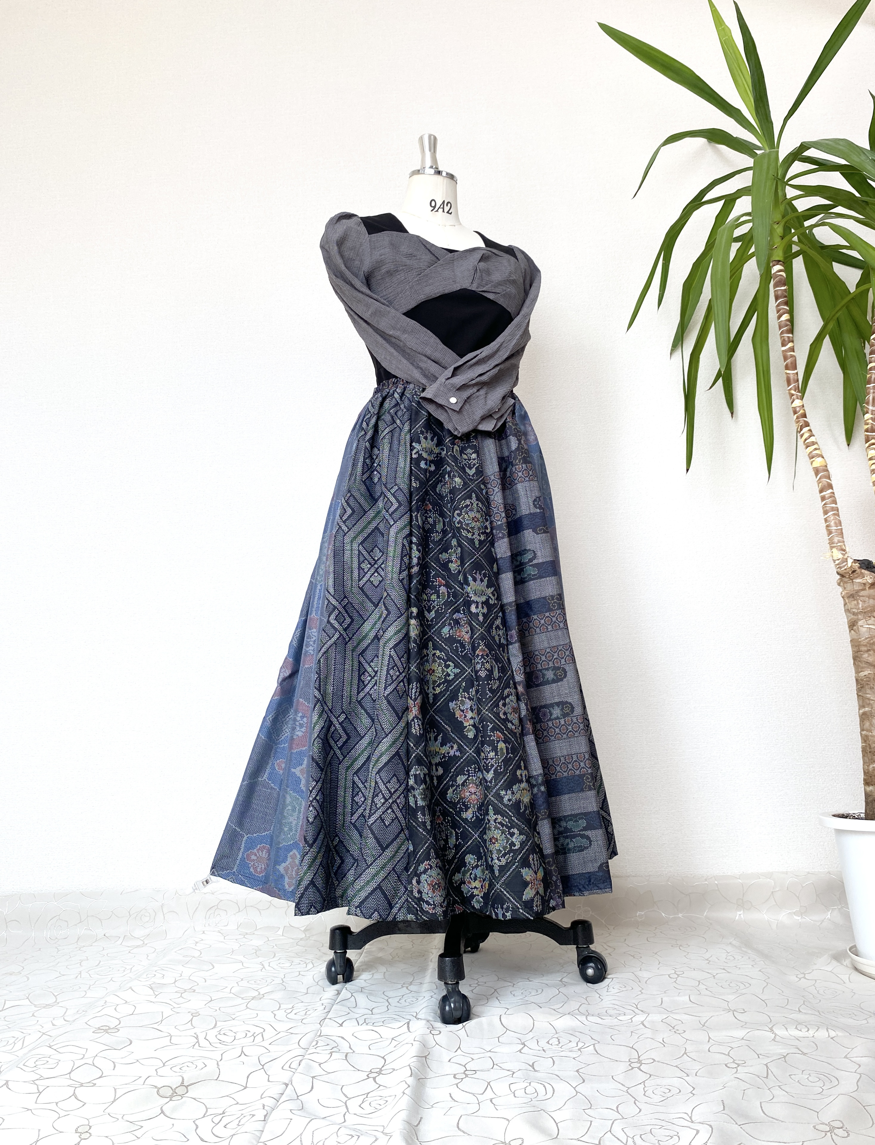 大人可愛いセレブ大島着物スカート大島紬着物リメイクロングスカートフリーサイズハンドメイド送料込みNO.5527