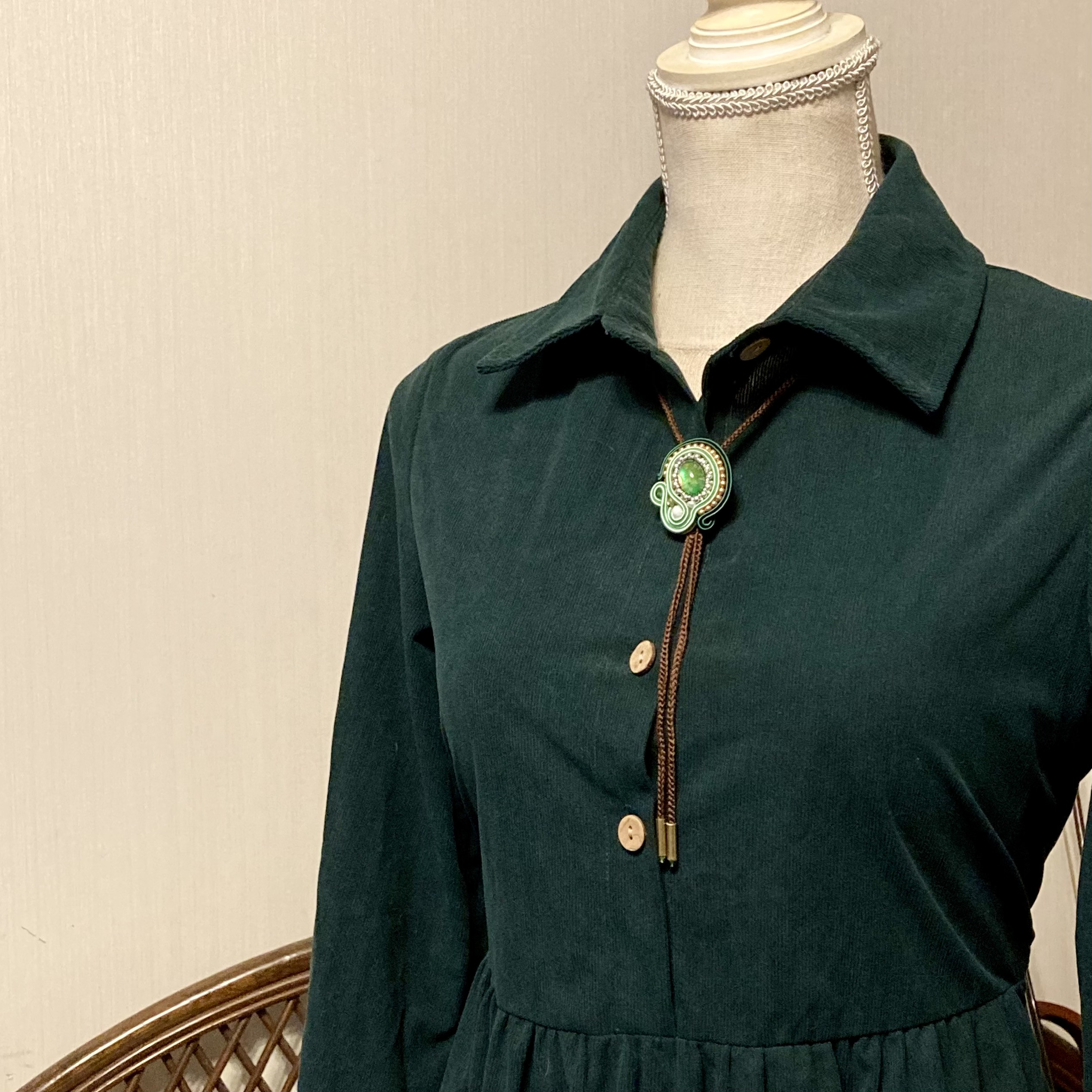 偏光レジン×ソウタシエ刺繍　ループタイ　/Soutache & Resin bolo tie