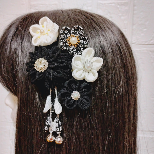 つまみ細工リボン髪飾り　七五三　成人式　浴衣　結婚式 晴れの日の髪飾り~おリボンと雛菊~ つまみ細工❇︎一点