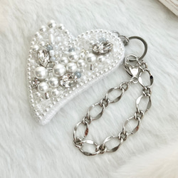 ハートのバッグチャーム ✻ ホワイト×シルバー ✻｜パール＆ビジューの