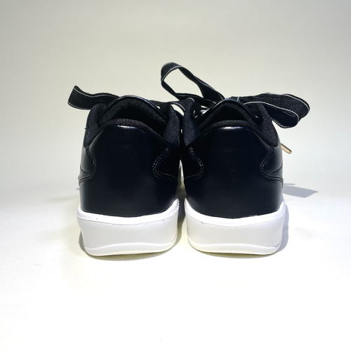 大きなリボン風靴紐が可愛いバイカラー軽量スニーカー(ブラックx