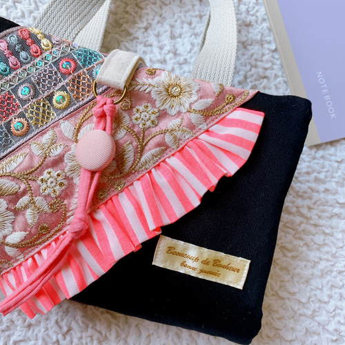 完成版《大人気》インド刺繍リボン レビューブックカバー 看護師 A5