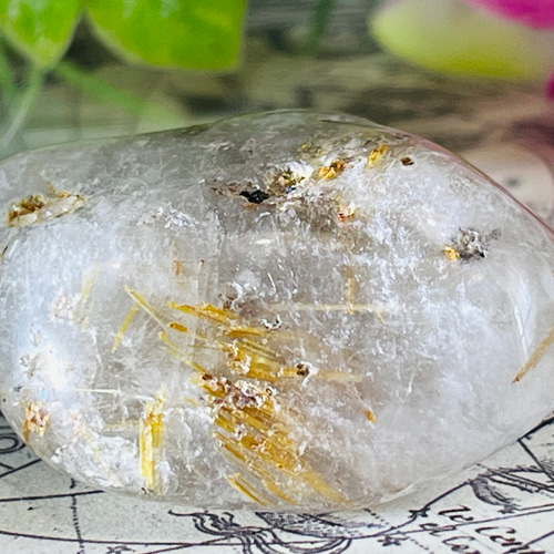 天然石 高品質 ゴールド ルチル クオーツ 握り石 太陽放射V字ルチル 置物 天然石 高品質 ゴールド ルチル クオーツ 握り石 太陽放射V字