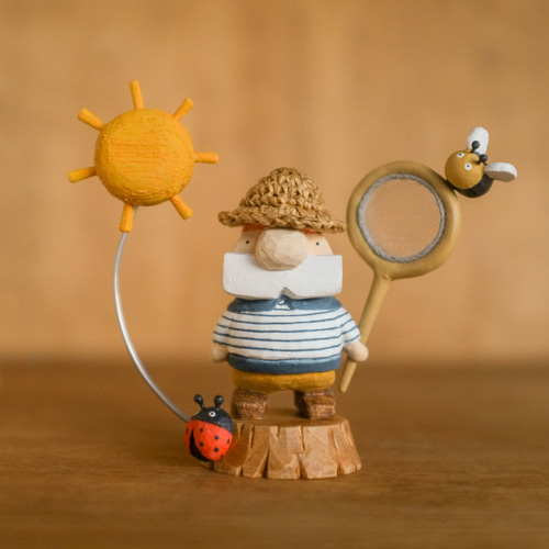 トントゥ の 夏休み】 木彫り 彫刻 北欧雑貨 置物 夏 インテリア雑貨