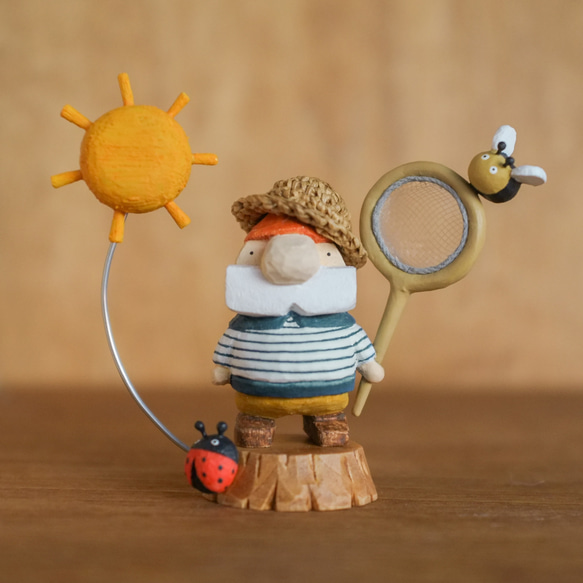トントゥ の 夏休み】 木彫り 彫刻 北欧雑貨 置物 夏 インテリア雑貨