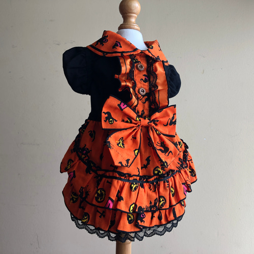 ハンドメイド　犬服　ハロウィン柄裾フリルタンク（サイズオーダー） ハンドメイド 犬服 ハロウィン柄裾フリルタンク（サイズオーダー