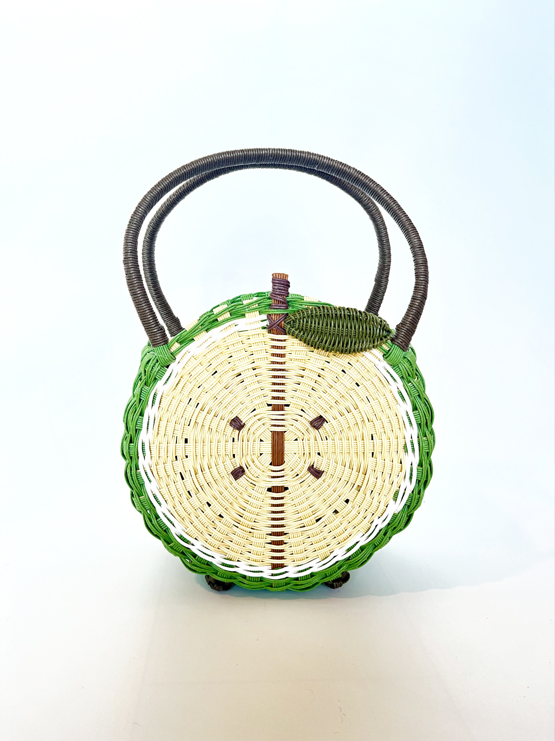 フレッシュな青リンゴのカゴバッグ