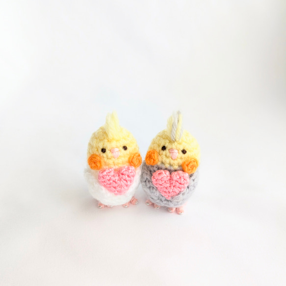 ハンドメイド さとこ...‪ ·͜·♡ あみちく...まっと 受注制作】ハート持ち♡小さなオカメインコのあみぐるみ