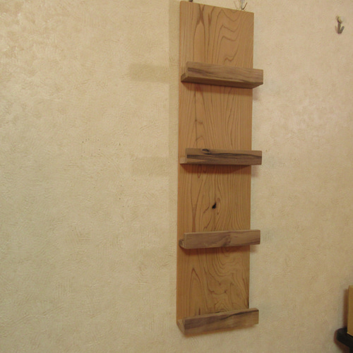 木製CDディスプレイラック（縦型 4段） 壁掛けラック・ウォール