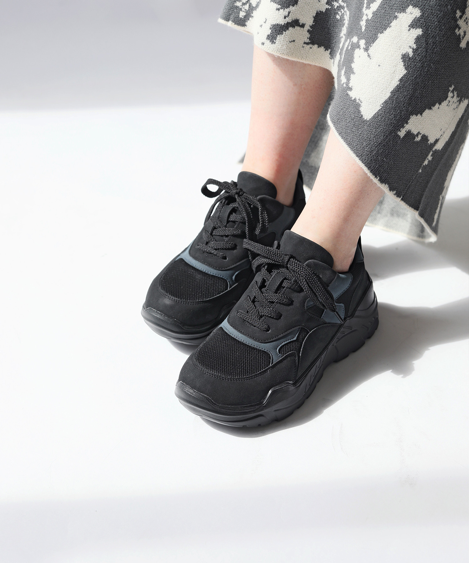 やさしい色合いの配色/軽量厚底スニーカー♪履き心地柔らか◎大人カジュアル　レースアップ厚底スニーカー【S/M/L/LL】