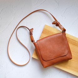 ハンドメイド レザー ショルダーバッグ ブラウン 茶（ブラウン） ショルダーバッグ の人気通販｜Creema(クリーマ