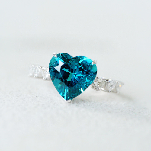 ハート」K18 インディゴカラー 天然ブルートルマリン リング 健康 調和