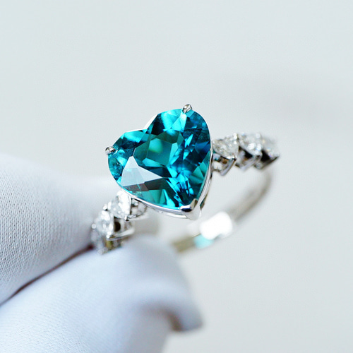 ハート」K18 インディゴカラー 天然ブルートルマリン リング 健康 調和