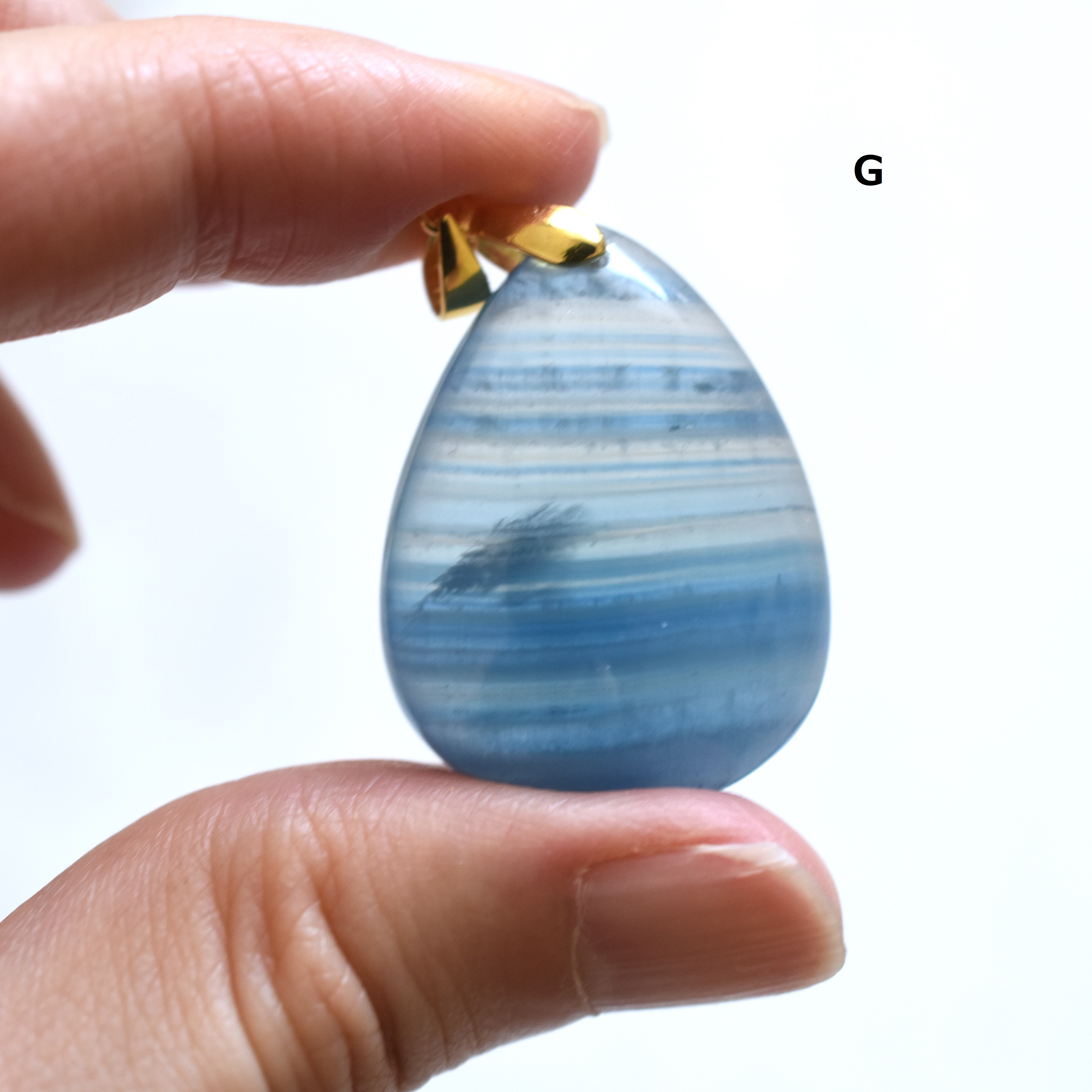 【選べる・1点もの】天然　デニムブルー　バンデッドカルサイト　革コードネックレス85cm