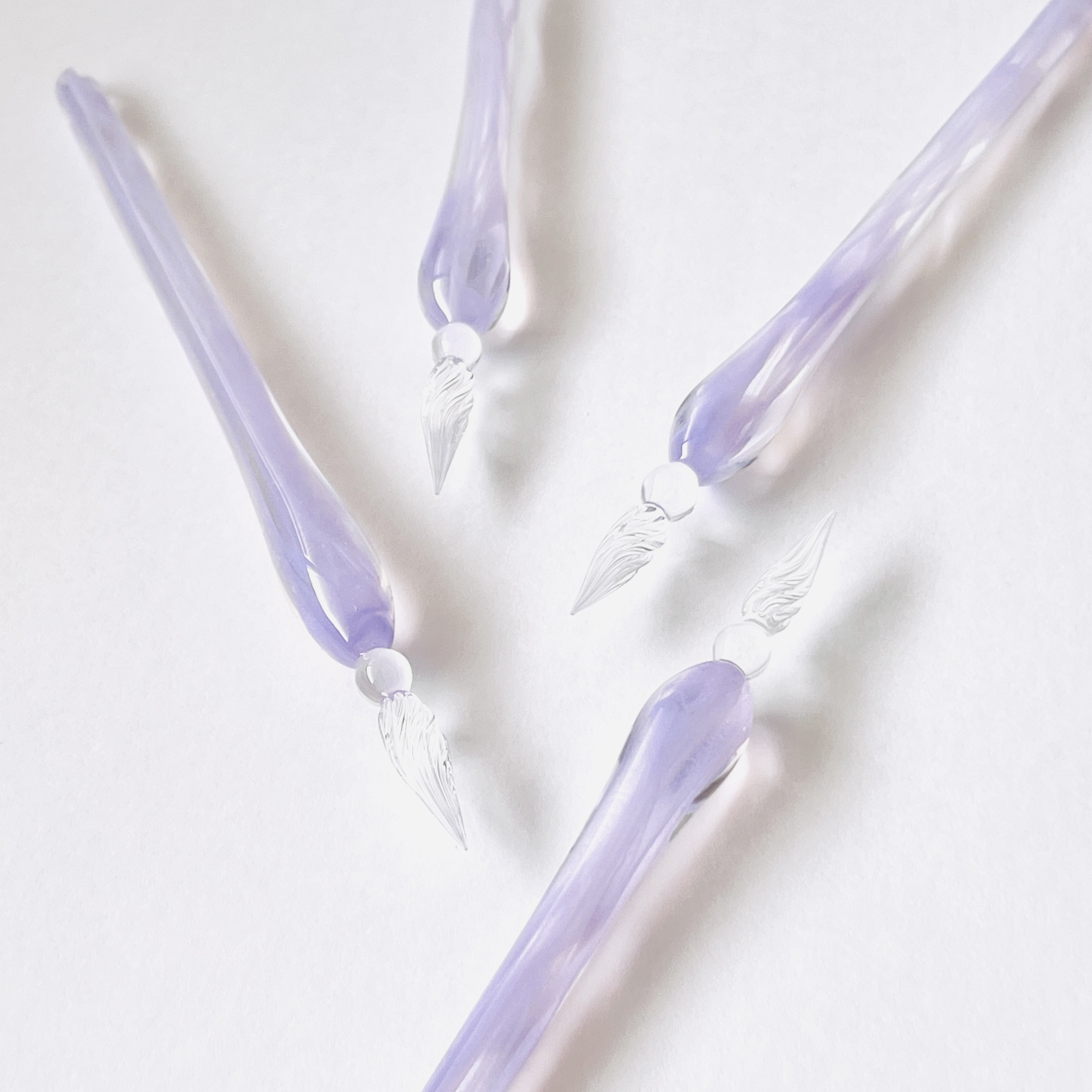 ライラック色のガラスペン(中太字)