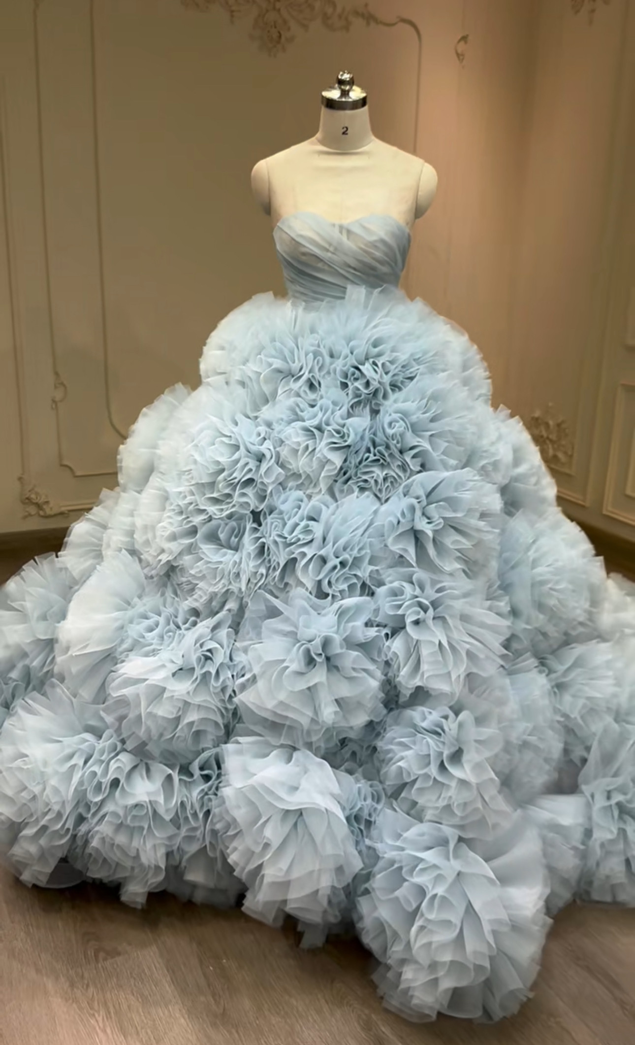 上質なドレス　胸フリル　水色　お色直し　妊娠マタニティー対応可能　サイズオーダー　ボリューム感　フレアスカート　二次会前