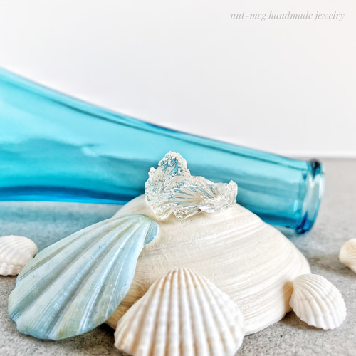 ひたすらに透明な波のリング(ハンドメイドレジン樹脂指輪/クリア素材