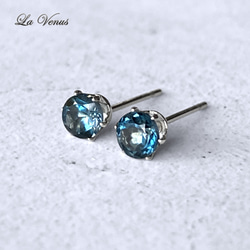 ✴︎つけっぱなしOK✴︎ 天然 ロンドンブルートパーズ 一粒ピアス 4mm 316 サージカルステンレス 両耳用 2枚目の画像