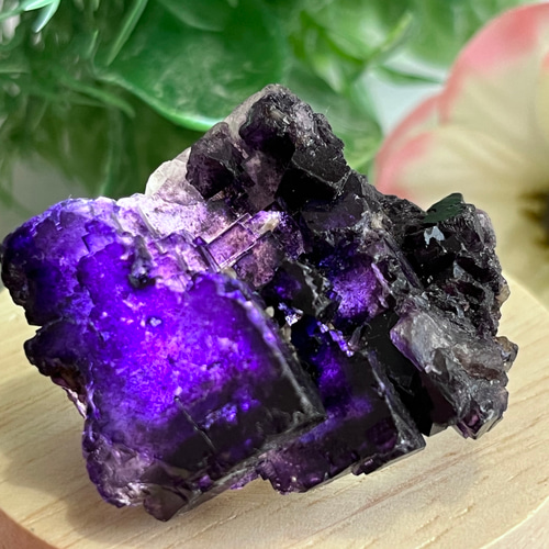 中国産　パープルフローライト　蛍石 幾何学結晶✳︎ パープル フローライト 蛍石 ラフストーン 原石 天然石