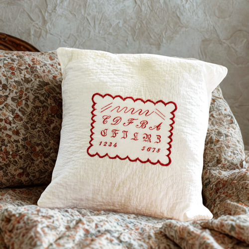 アンティークキルト＆刺繍サンプラー クッション【sa729】 アンティークキルト＆刺繍サンプラー クッション【sa729】 クッション