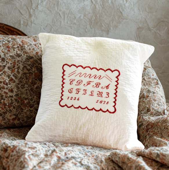 アンティークキルト刺繍クッション アンティークキルト＆刺繍サンプラー クッション【sa729