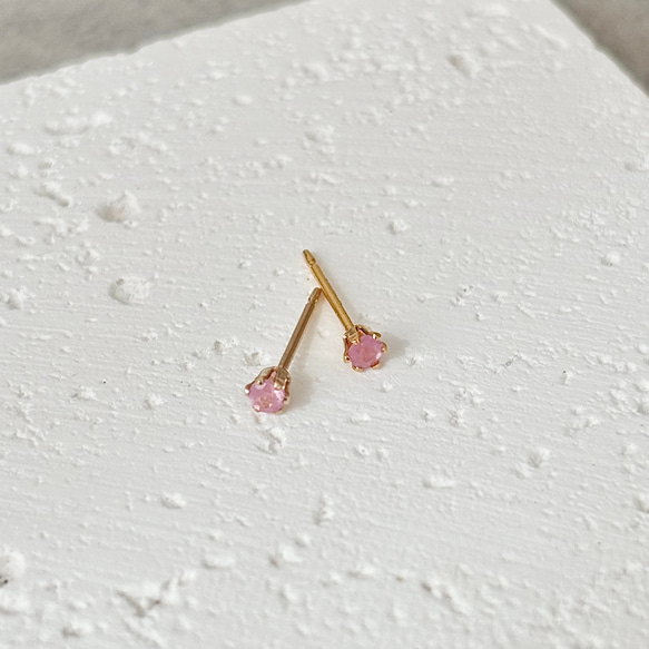 【つけっぱなし】 14kgf 2ミリ 超極小ピンクサファイアピアス 天然石ピアス 7枚目の画像