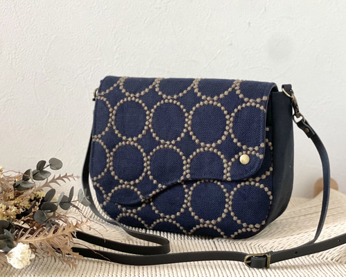 ⚮̈ミナペルホネン tambourine いっぱいポッケのフラップポシェット