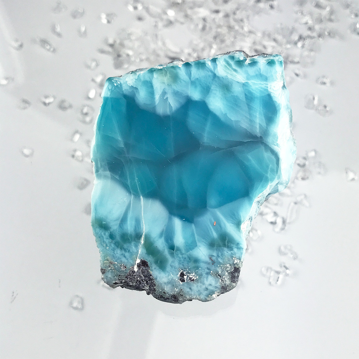 ラリマー原石　96g【送料込】　LMRG064　ドミニカ共和国の鉱山から　larimar