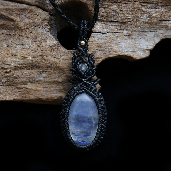 レインボームーンストーン天然石マクラメネックレスmac430エスニックエキゾチックな金属アレルギーフリーアクセサリー 2枚目の画像