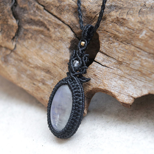 レインボームーンストーン天然石マクラメネックレスmac430エスニックエキゾチックな金属アレルギーフリーアクセサリー 4枚目の画像