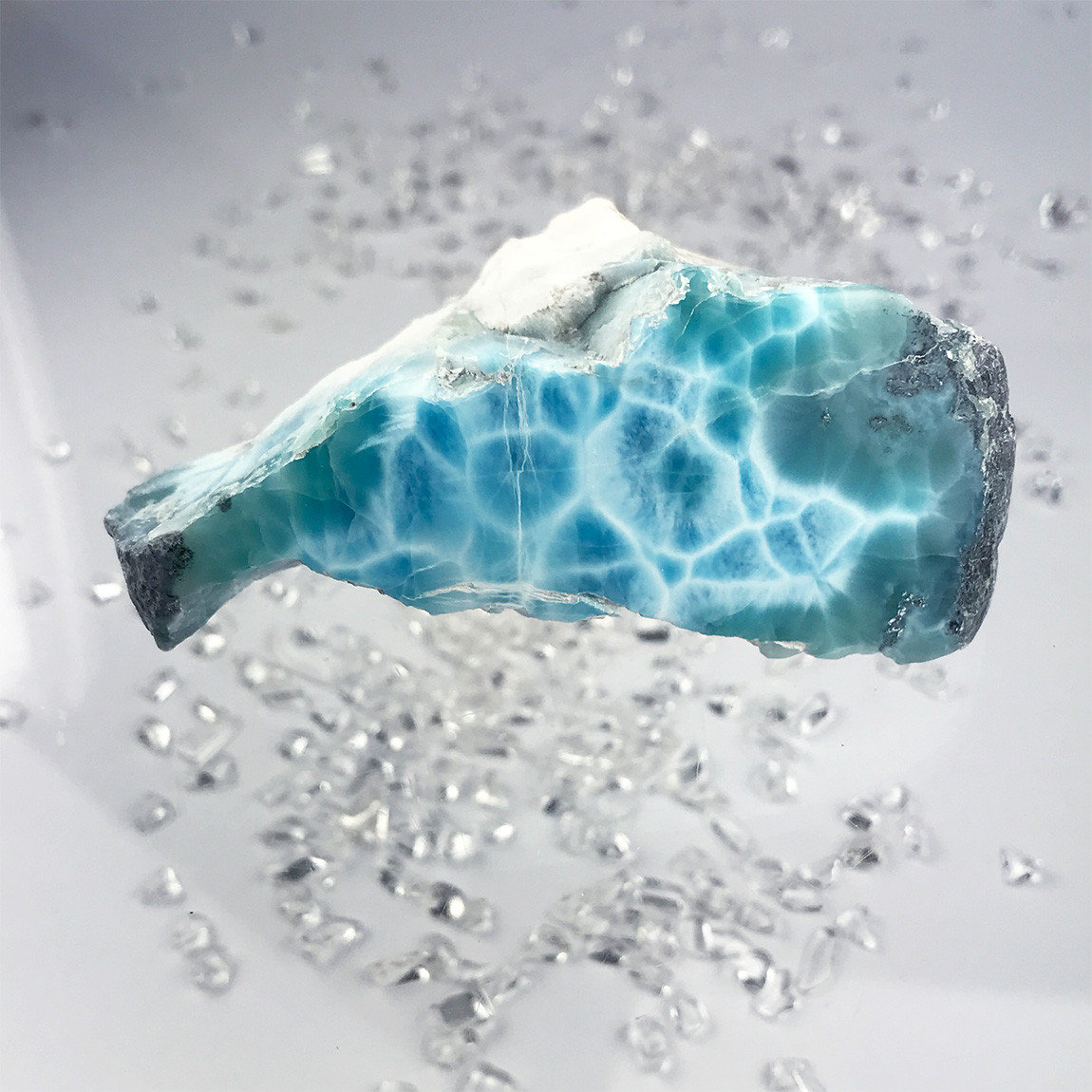 ラリマー原石　94g【送料込】　LMRG074　ドミニカ共和国の鉱山から　larimar