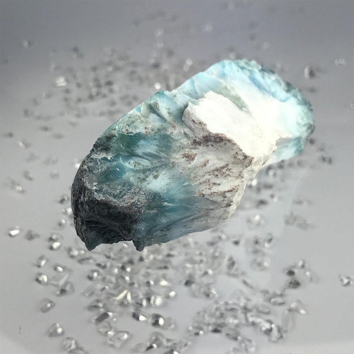 ラリマー原石　94g【送料込】　LMRG074　ドミニカ共和国の鉱山から　larimar