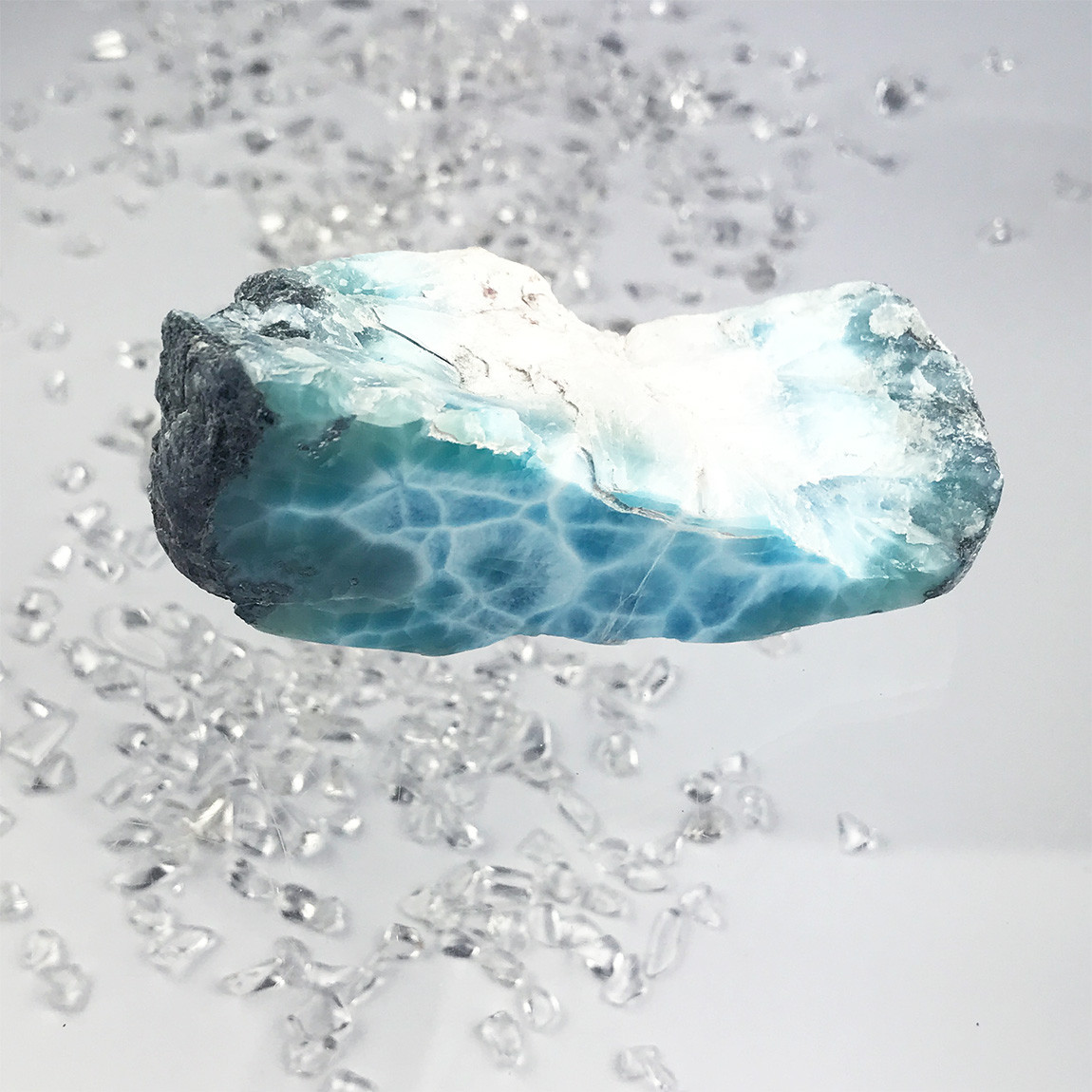 ラリマー原石　94g【送料込】　LMRG074　ドミニカ共和国の鉱山から　larimar