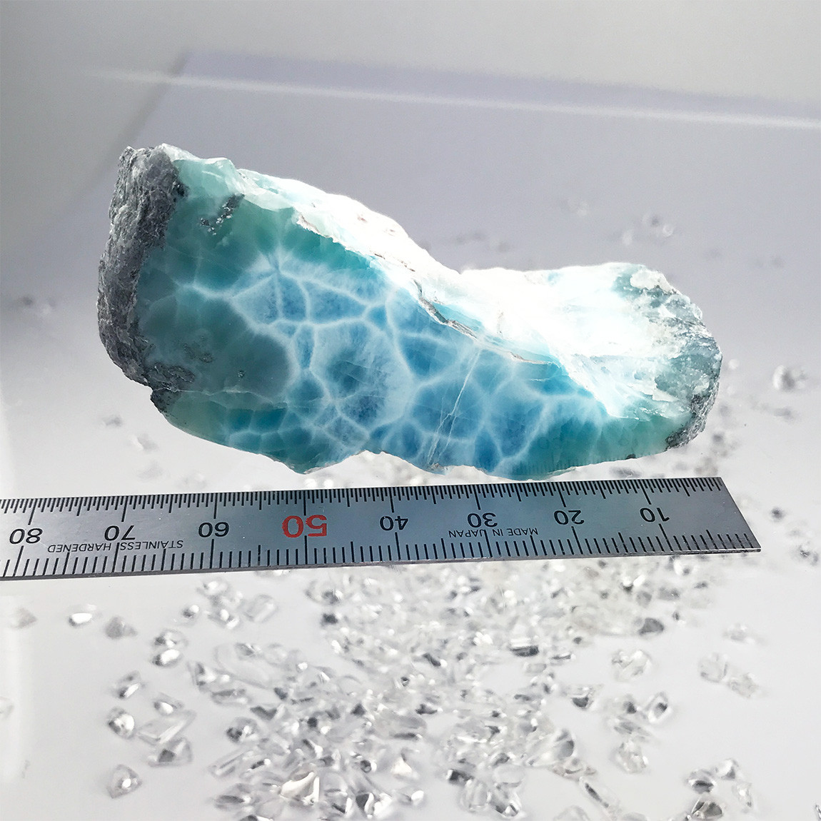 ラリマー原石　94g【送料込】　LMRG074　ドミニカ共和国の鉱山から　larimar