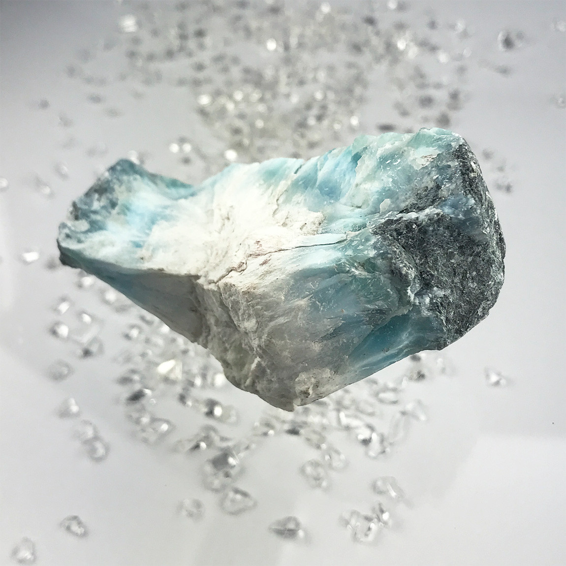 ラリマー原石　94g【送料込】　LMRG074　ドミニカ共和国の鉱山から　larimar