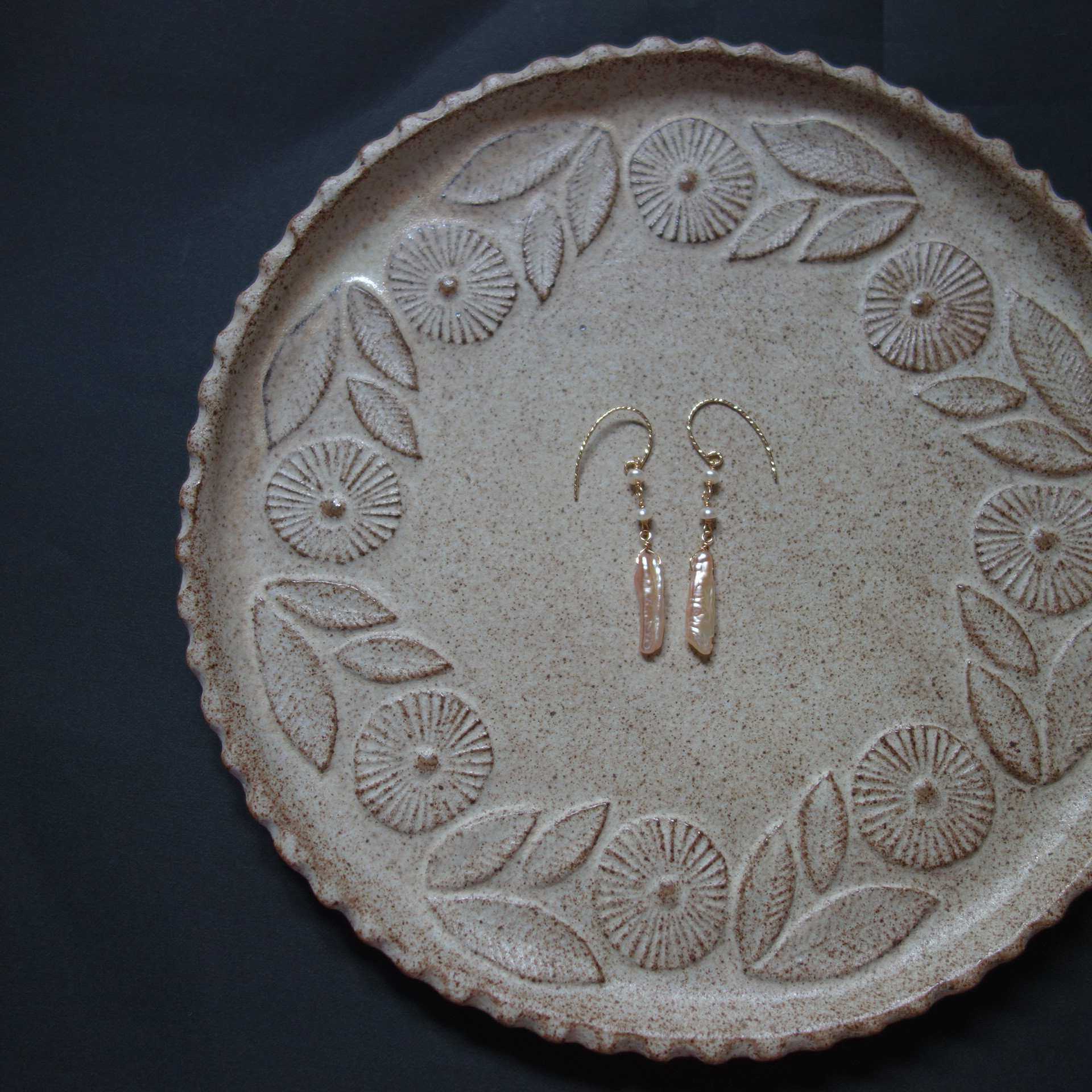 14kgf ナチュラルピンクカラーパールのピアス