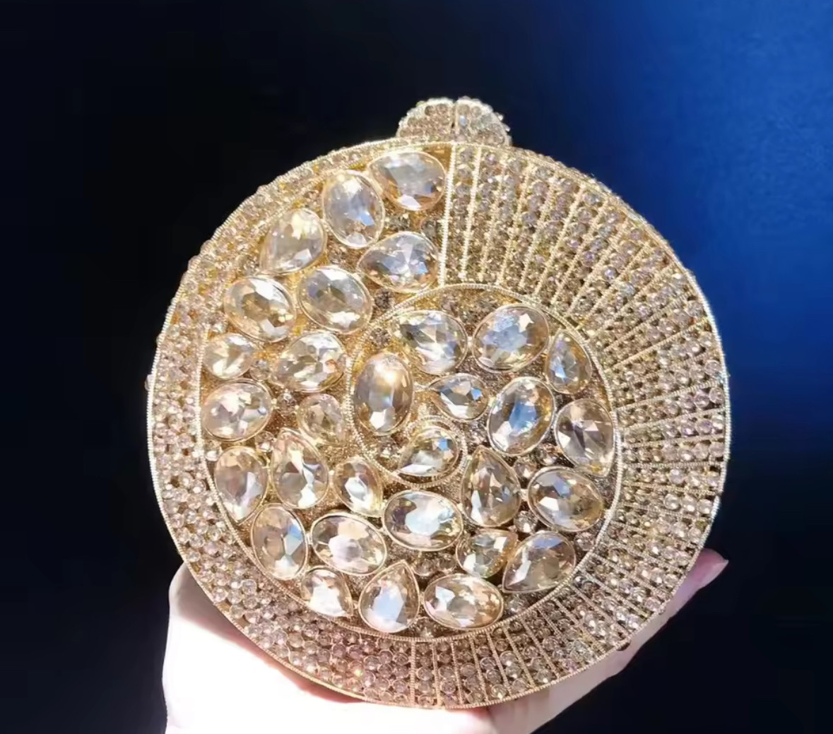 【持つアート】クラッチバック ディナーバック イブニングバック ポシェット 2色展開