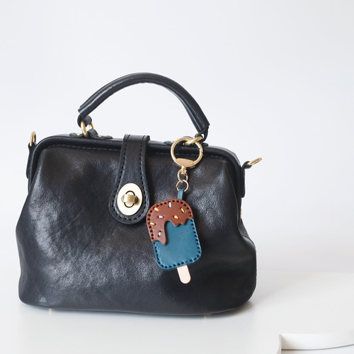 アイスキャンディー】美味しい 革のキーホルダー 本革レザーチャーム