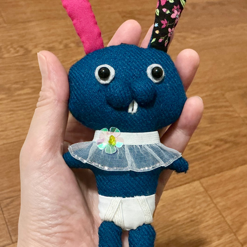 ミニブリーフ君(ウサギ紺) ミニぬいぐるみ キーホルダー マスコット