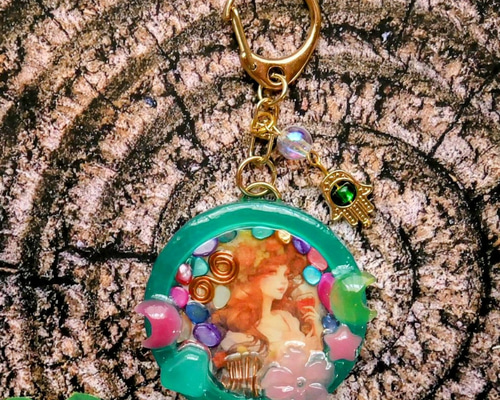 オルゴナイト キーホルダー バッグチャーム レジン グリーン 緑 お守り